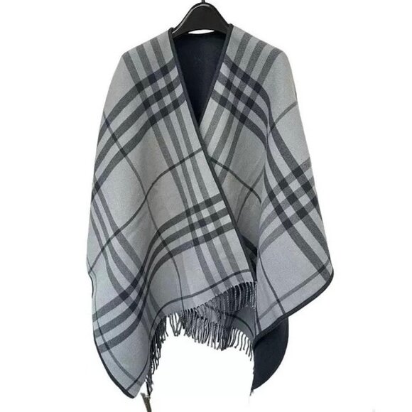 Burberry Women’s Giant Check Wool Cape Mid Grey 138*130cm 8104505 - Picture 1 of 8